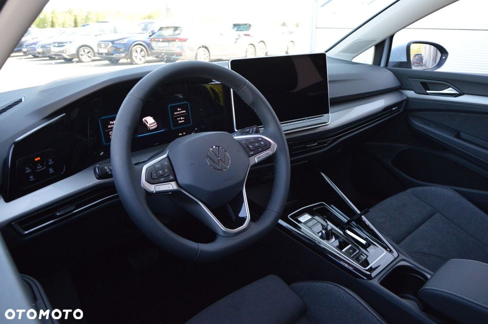 Volkswagen Golf - 10