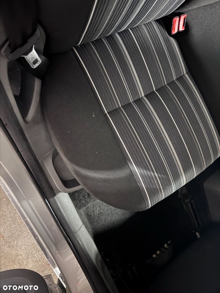 Ford Focus - 28