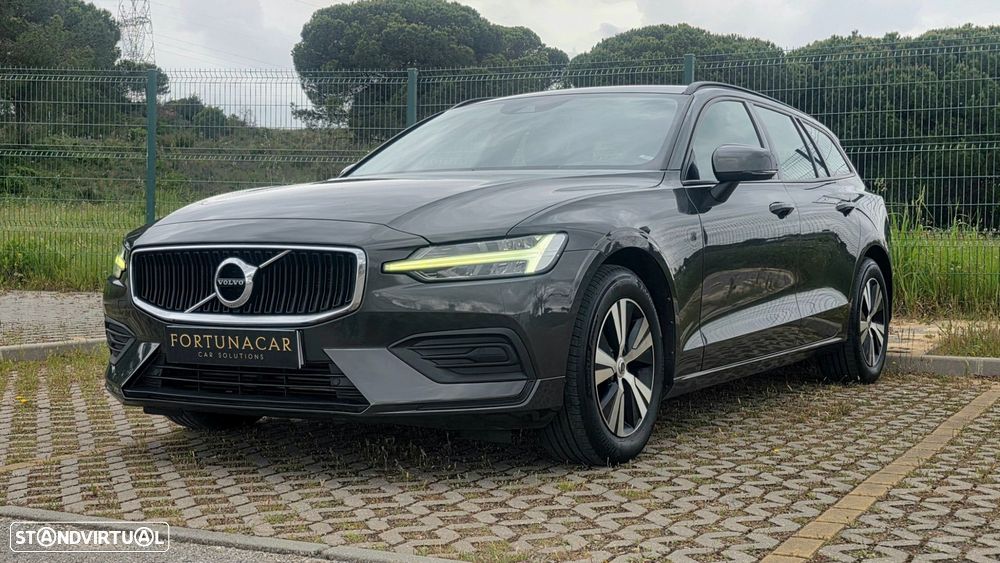 Volvo V60 2.0 D3 Momentum Core - 1