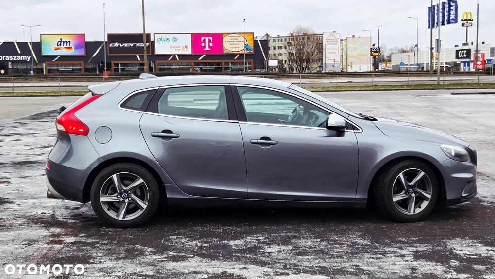 Volvo V40 D2 R Design - 7