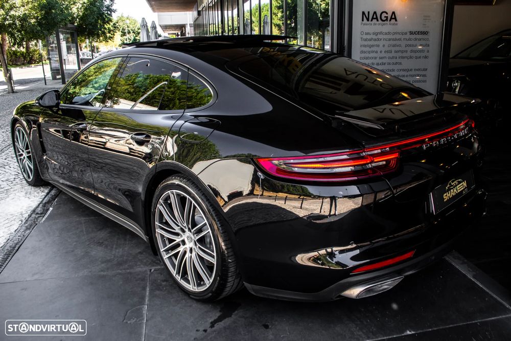 Porsche Panamera 4 E-Hybrid - 3