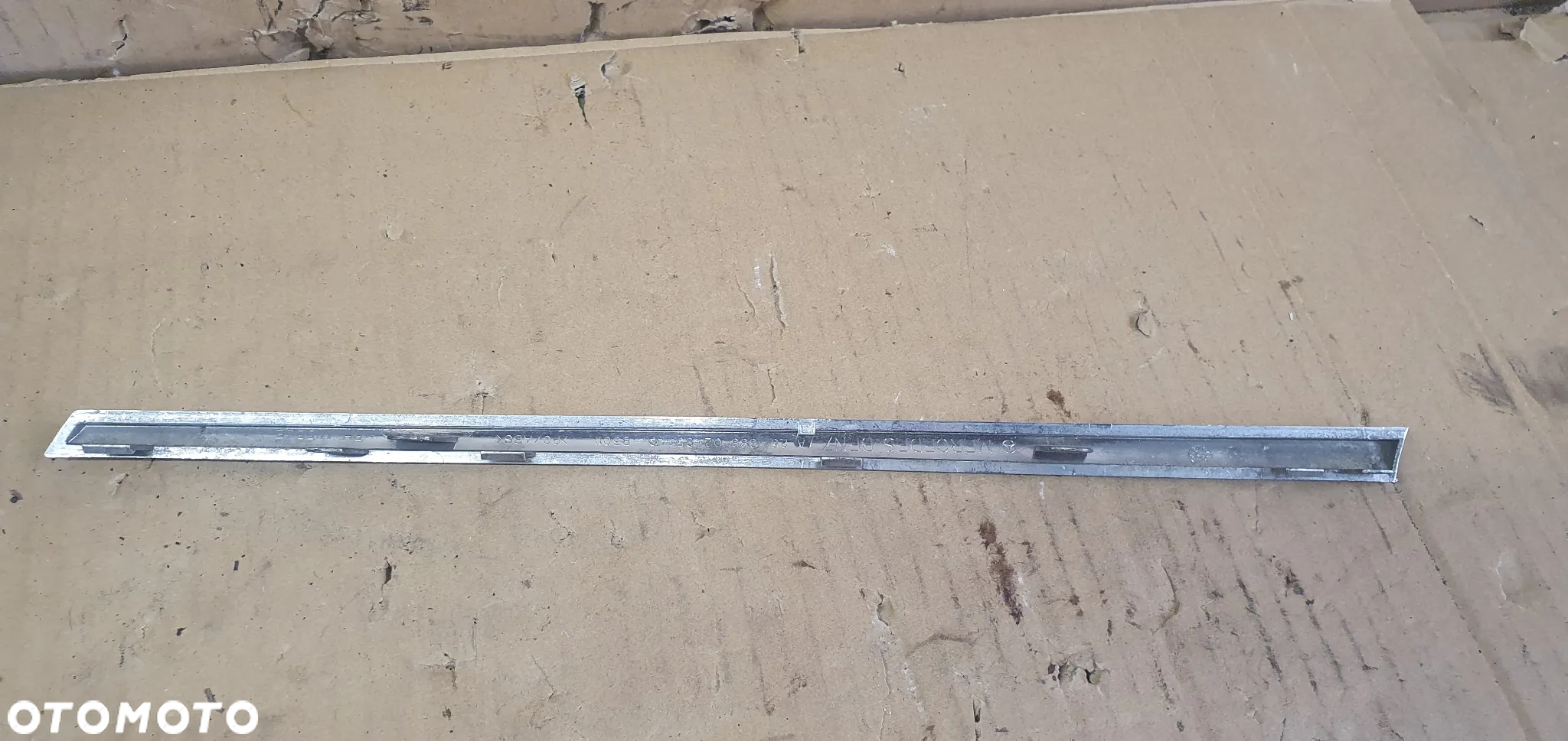 Listwa chrom Grilla atrapy Mercedes R-Klasa W251 A2518880285 - 5