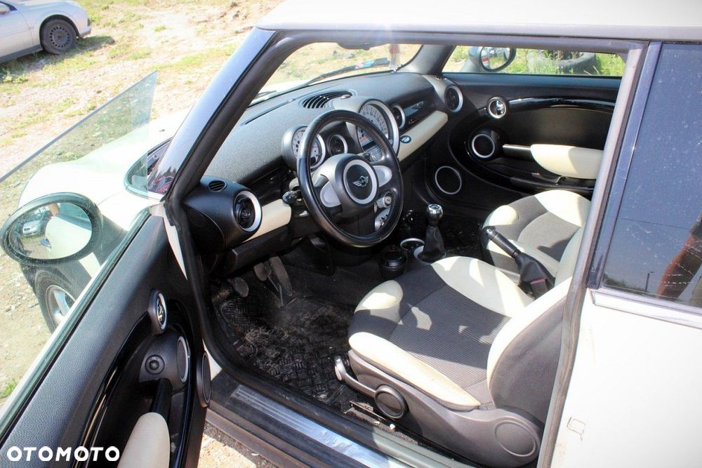 Mini One R56 2008 1.4i N12B14 HB3D (MASKA, ZDERZAK, LAMPA, BŁOTNIK, DRZWI, SZYBA, FOTEL) - 5