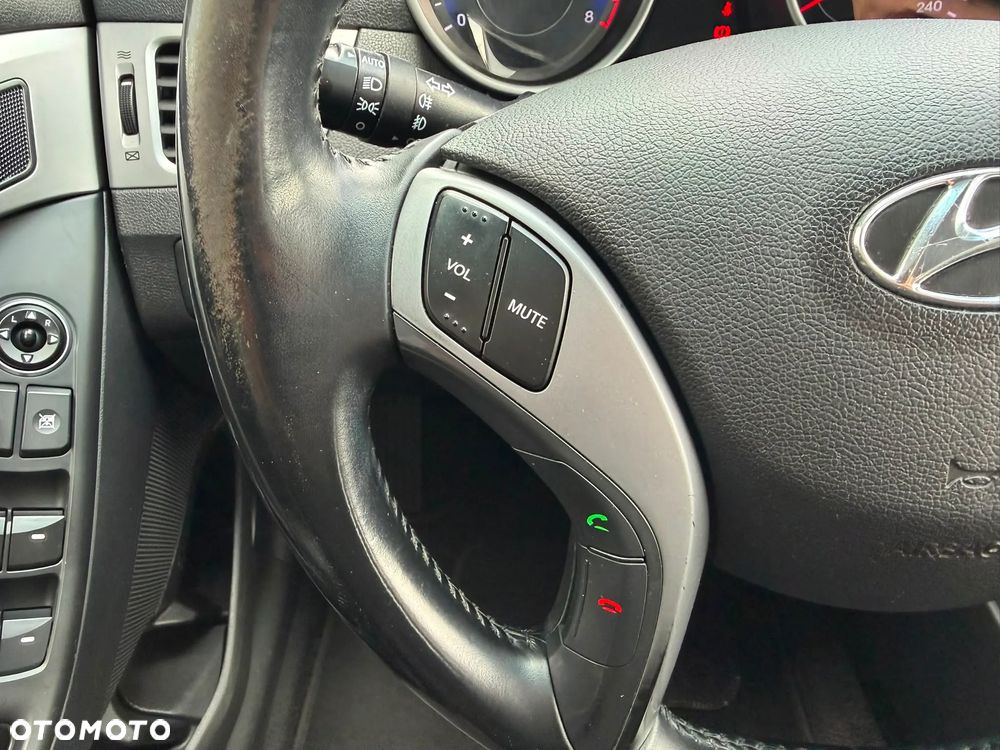 Hyundai Elantra 1.6 Comfort - 26