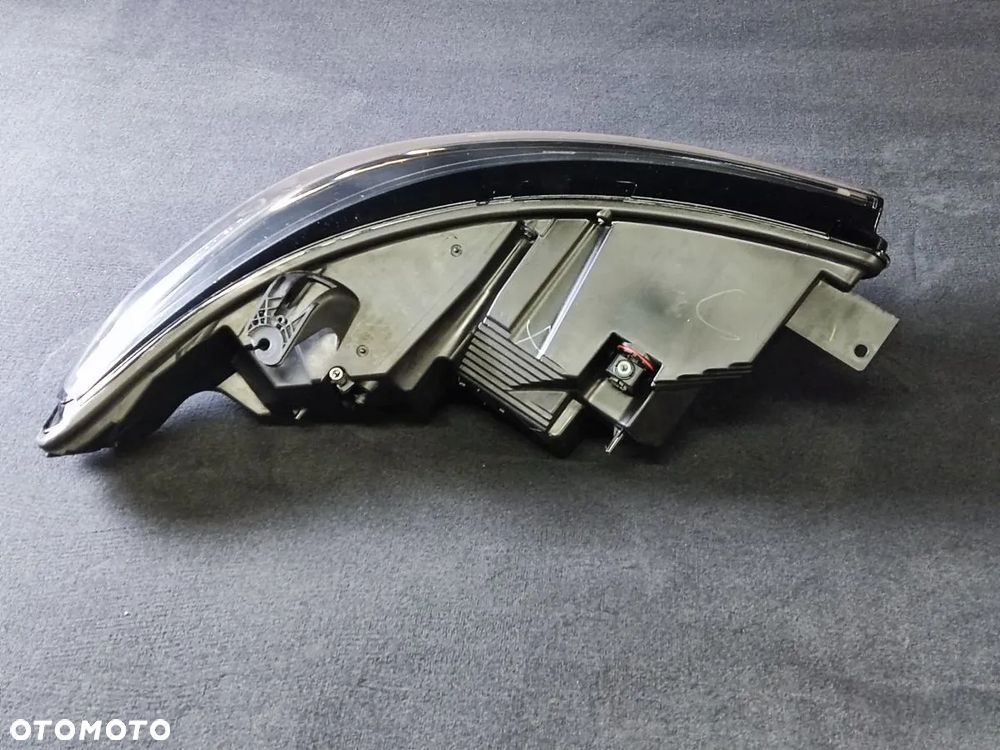 FORD EXPLORER od 2020r Lampa Przód Lewy - 2