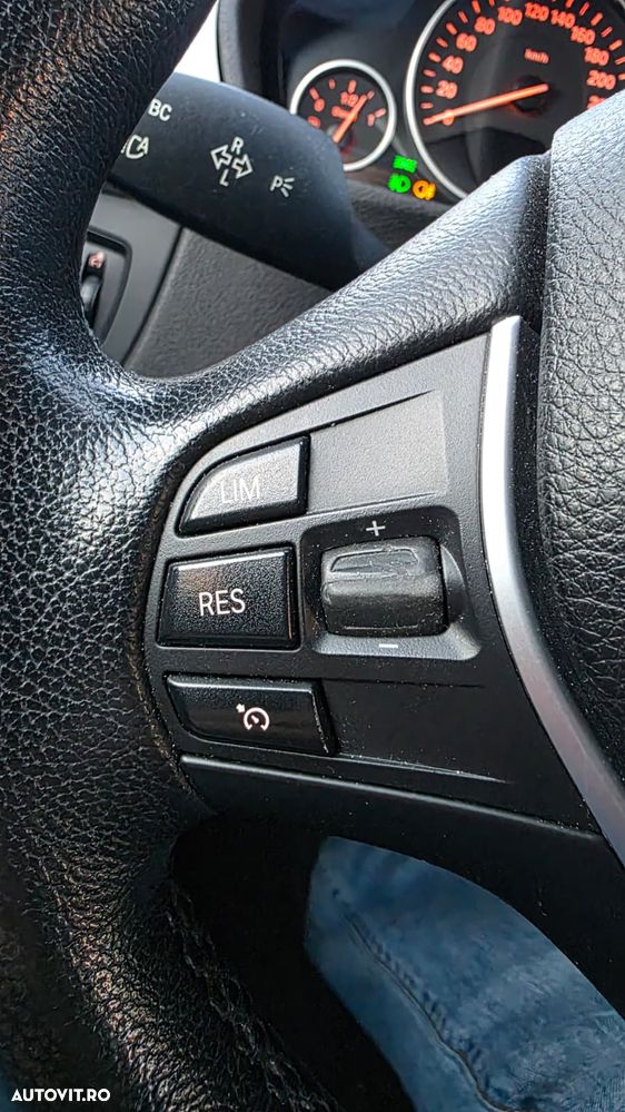 BMW Seria 3 318d DPF - 37