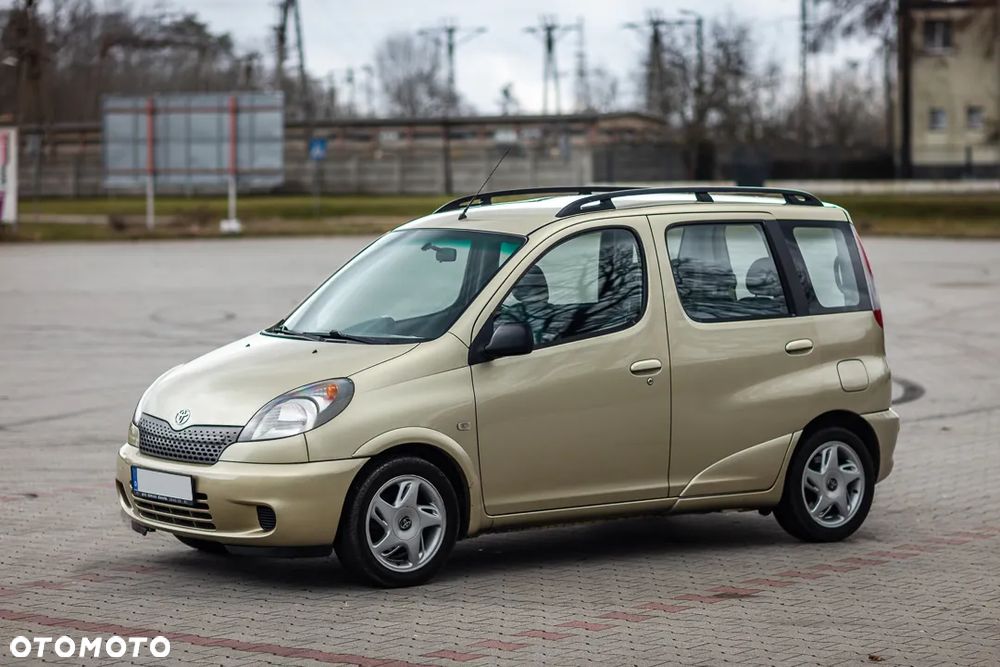 Toyota Yaris Verso 1.3 Sol - 4