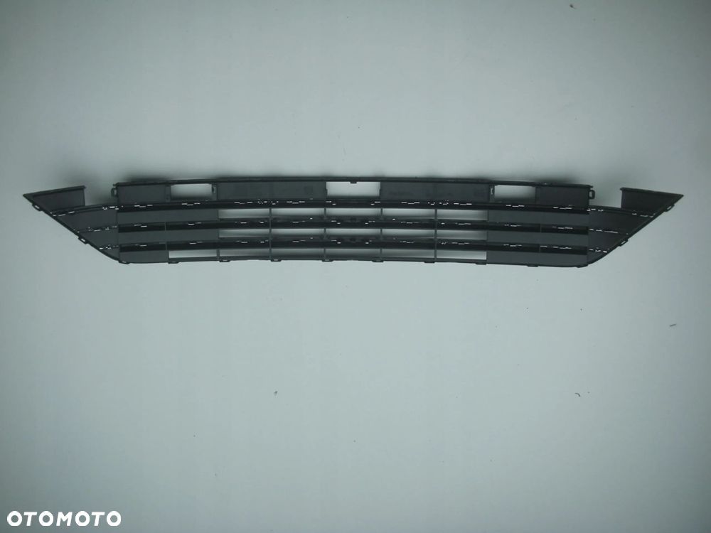 VW TOUAREG KRATKA ZDERZAKA 2014-18 GÓRA ŚRODEK 7P6 - 2