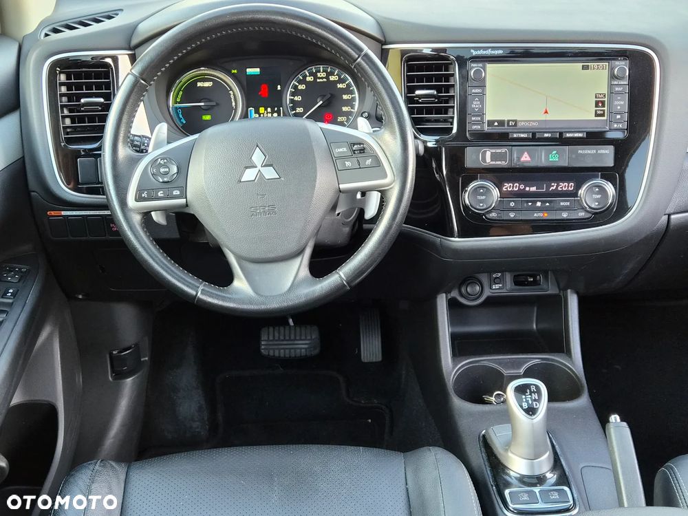 Mitsubishi Outlander 2.0 4WD Top - 33