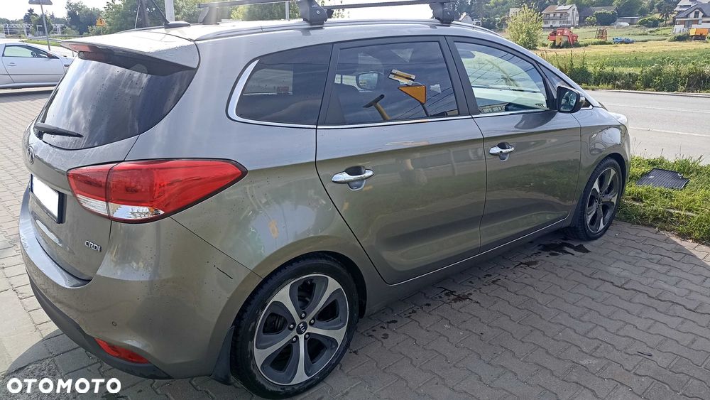 Kia Carens - 2