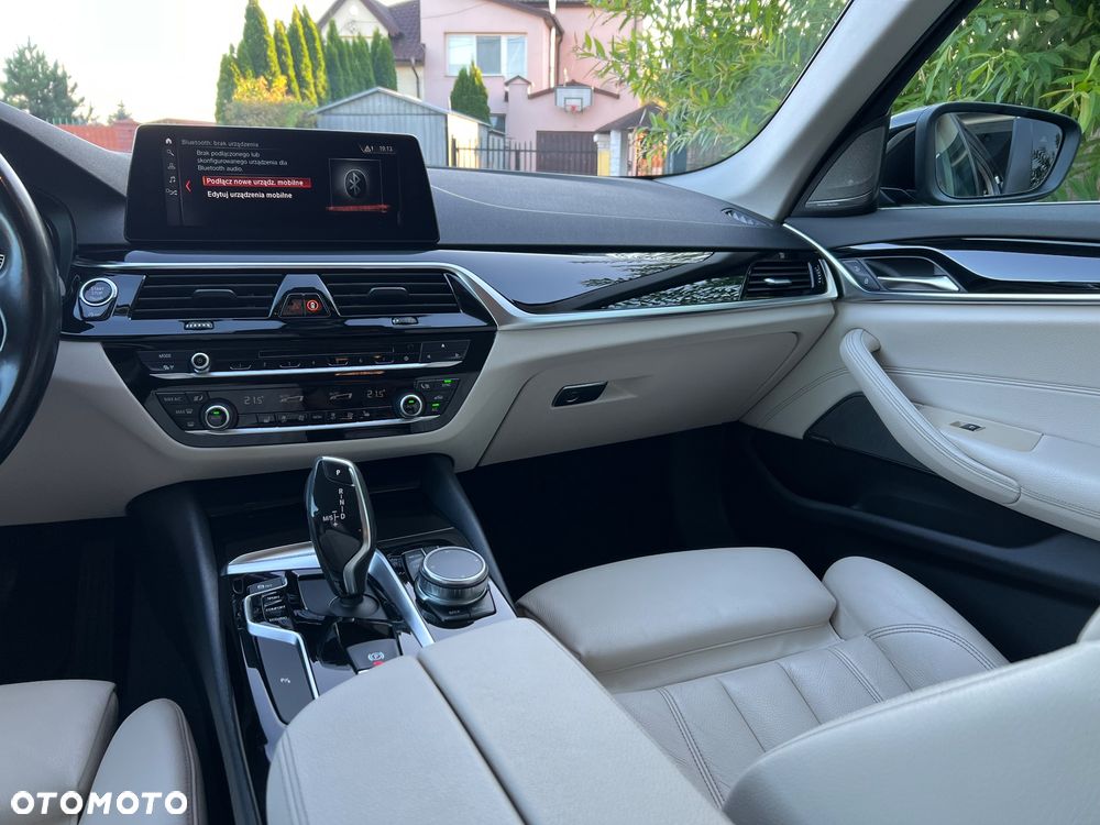 BMW Seria 5 520d xDrive Luxury Line sport - 27