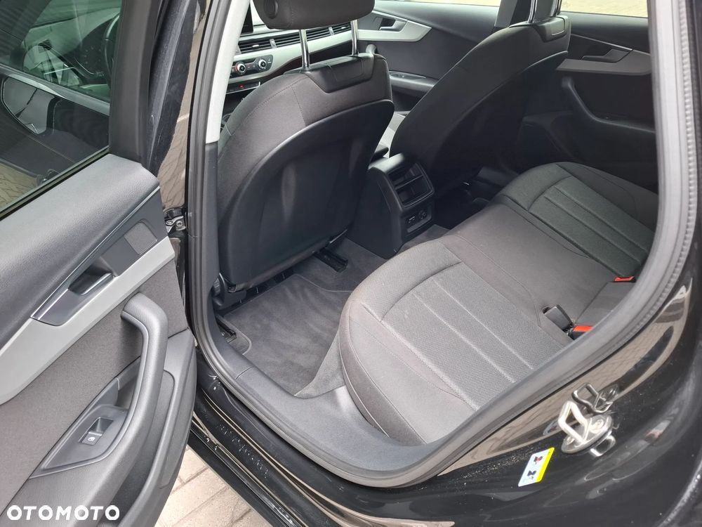 Audi A4 Avant 35 TFSI S tronic - 10