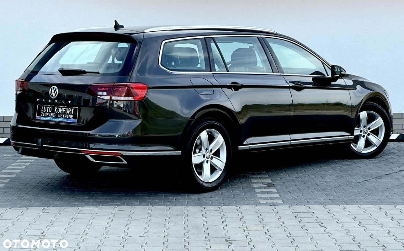 Volkswagen Passat Variant 2.0 TDI SCR DSG Highline - 16