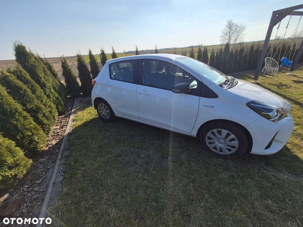 Toyota Yaris Hybrid 100 Active EU6 - 13