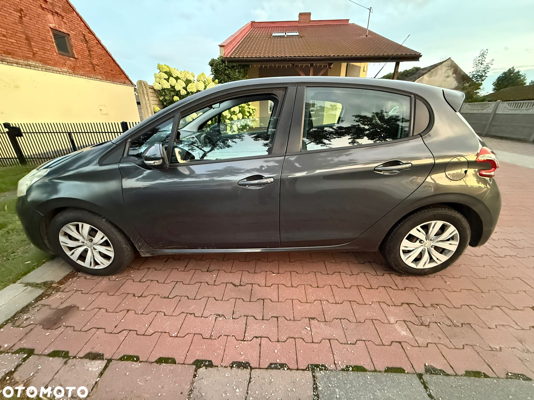 Peugeot 208 1.6 e-HDi Active STT - 3