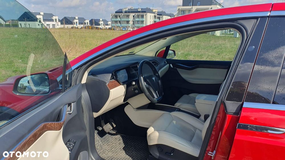 Tesla Model X 75D Allradantrieb - 9