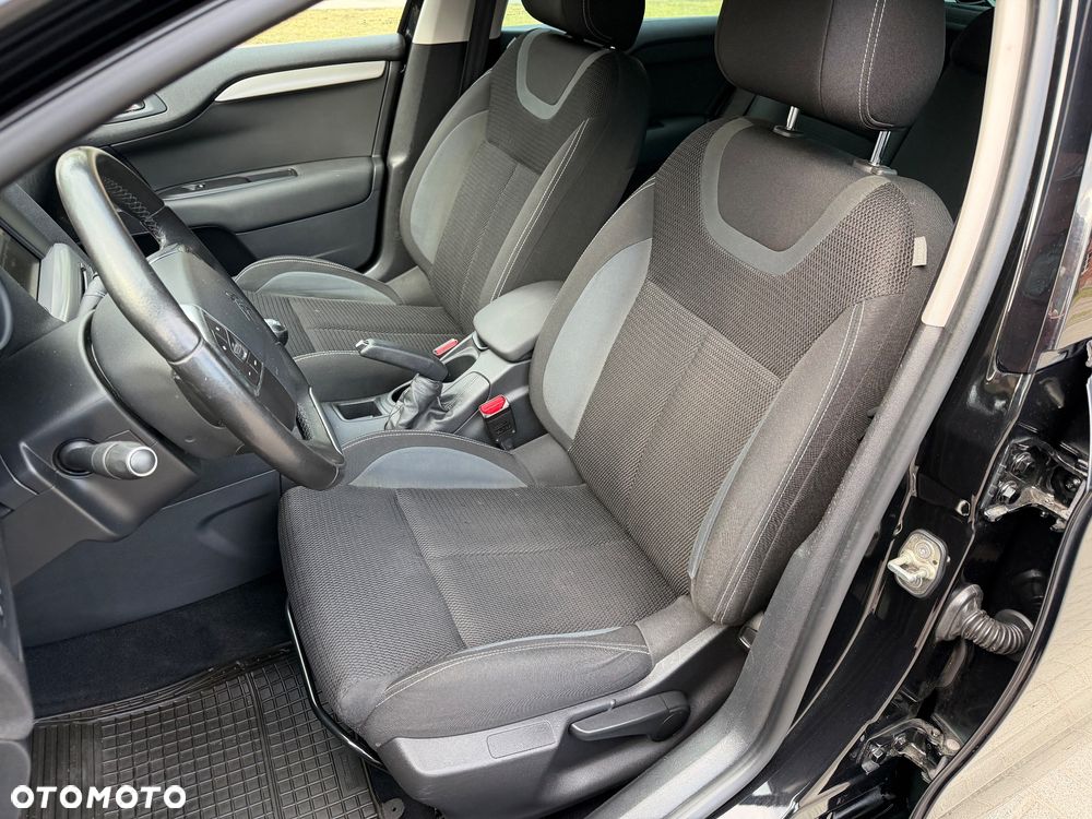 Citroën C4 e-HDi 115 Exclusive - 23