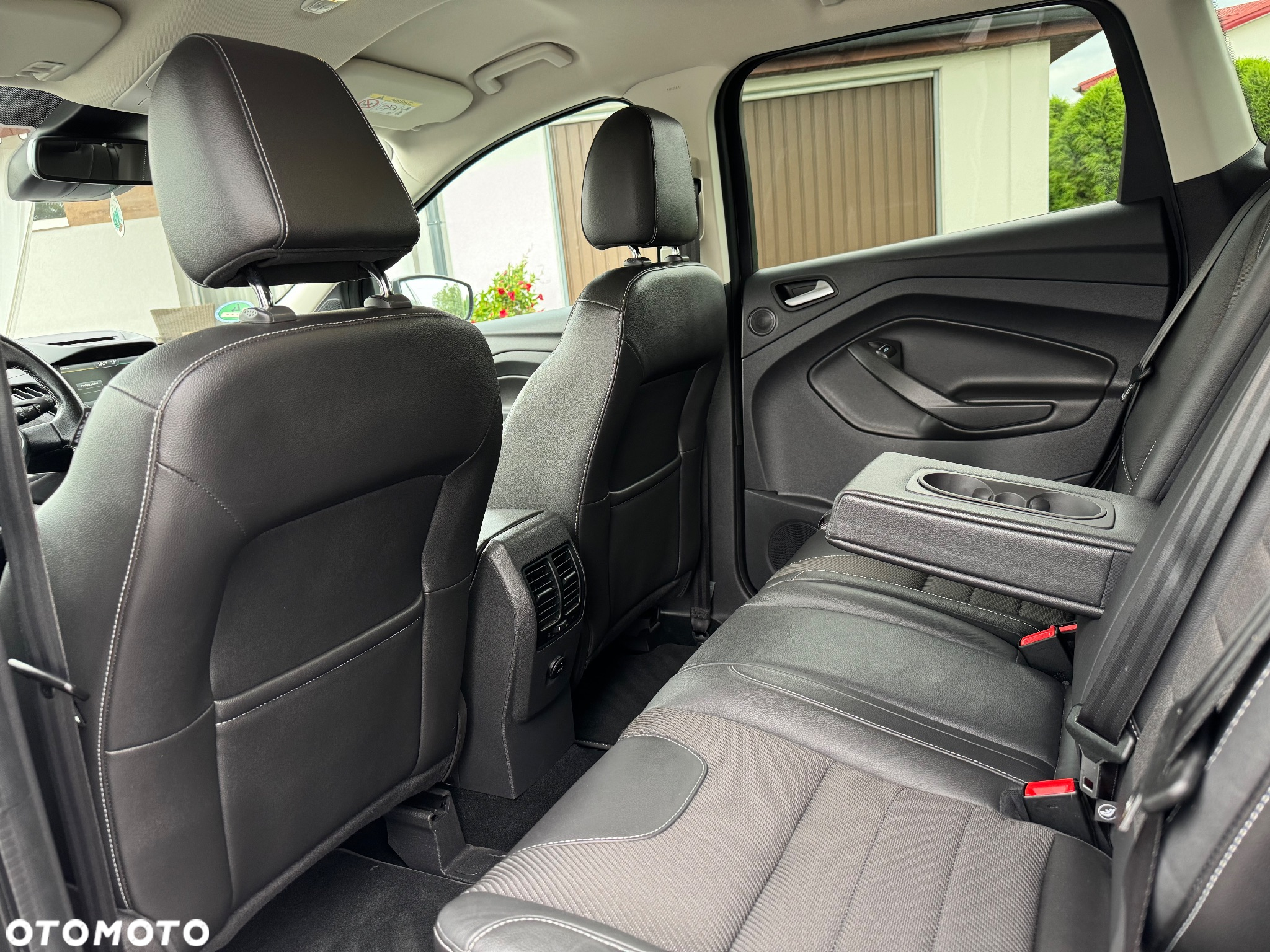Ford Kuga 2.0 TDCi 4x4 Individual - 25
