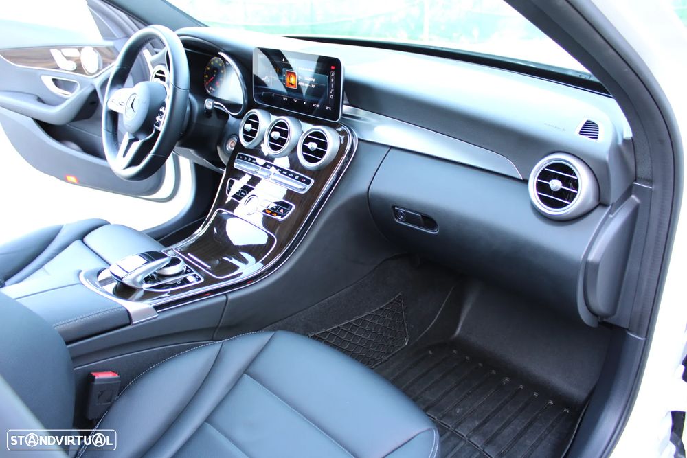 Mercedes-Benz C 300 4Matic 9G-TRONIC AMG Line Advanced - 38