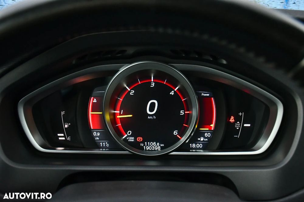 Volvo V40 D2 Momentum - 14
