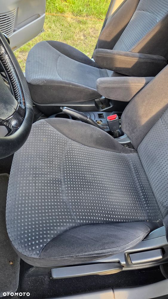 Mitsubishi Grandis 2.0 DID Intense - 30