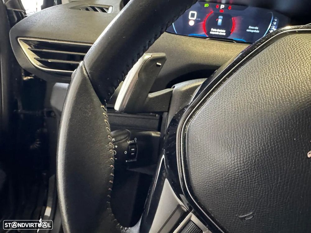 Peugeot 3008 1.2 PureTech Allure Pack EAT8 - 31