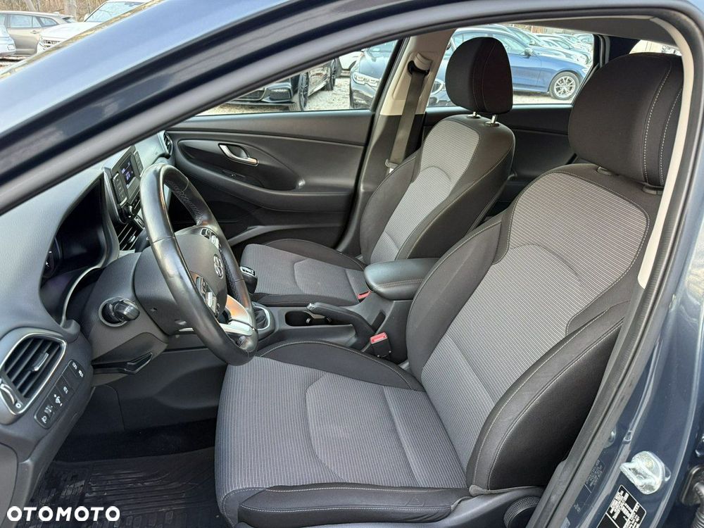 Hyundai i30 1.5 DPI Classic + - 12