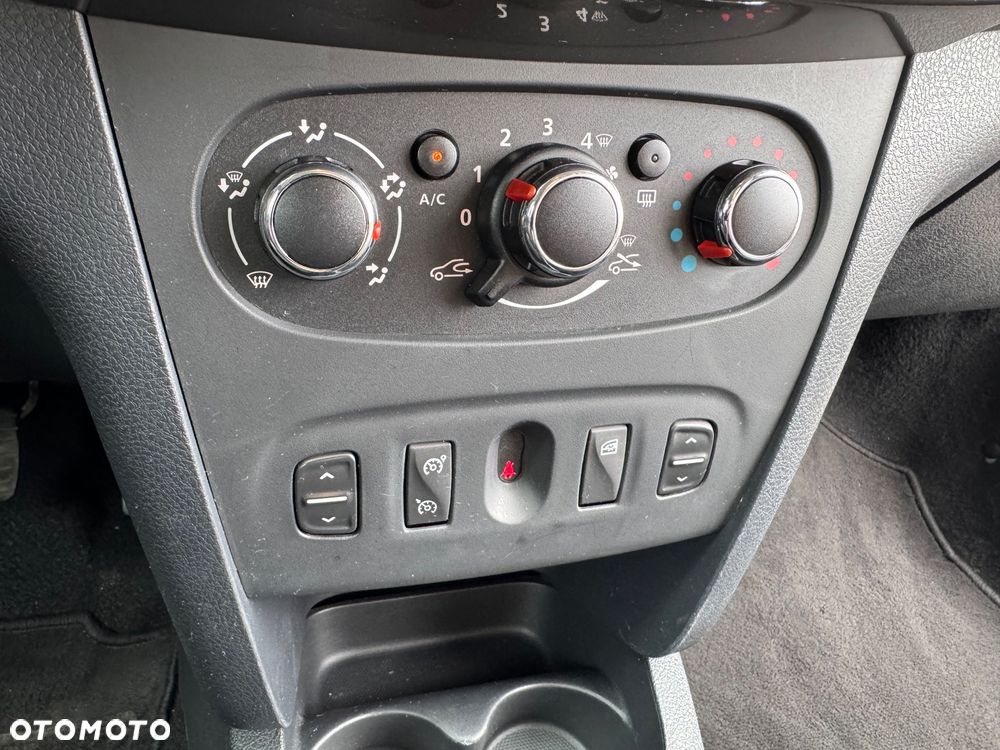 Dacia Sandero 0.9 TCe SL Celebration S&S - 29
