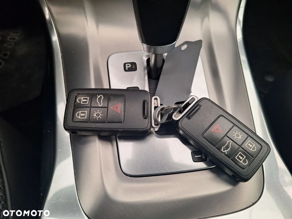 Volvo XC 70 D4 Geartronic Summum - 30