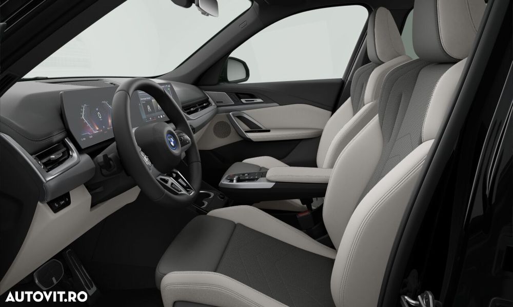 BMW iX1 xDrive30 M Sportpaket - 4