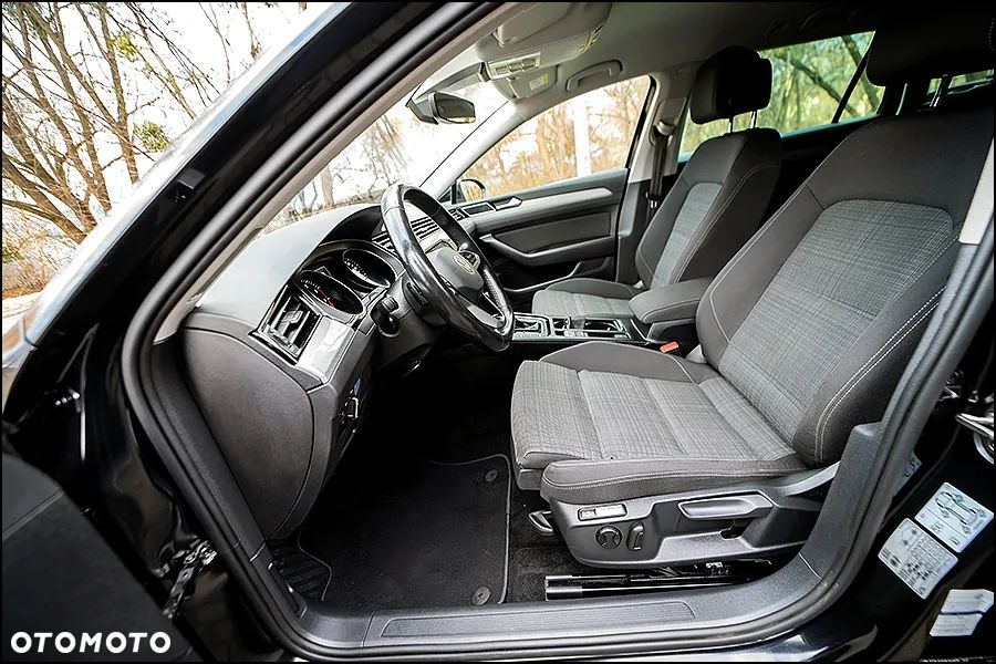 Volkswagen Passat - 18