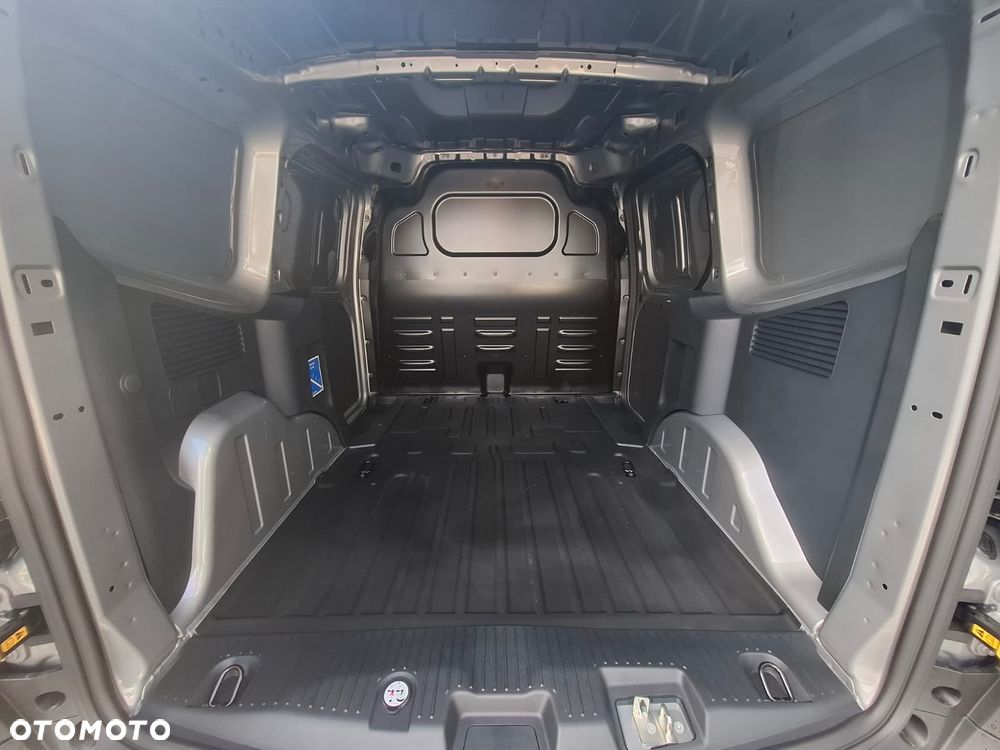 Ford Transit Courier - 11
