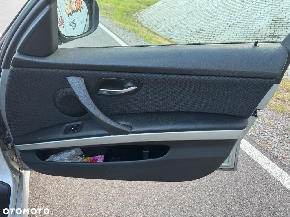 BMW Seria 3 320d DPF Edition Exclusive - 26