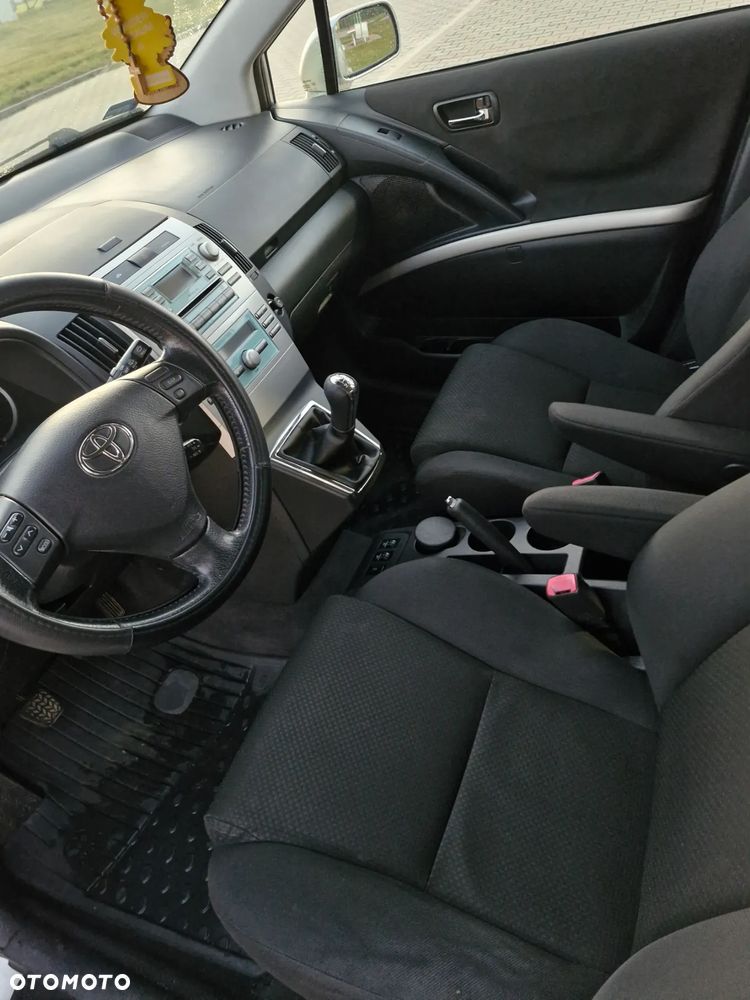 Toyota Corolla Verso 2.0 D-4D Prestige 7os - 10