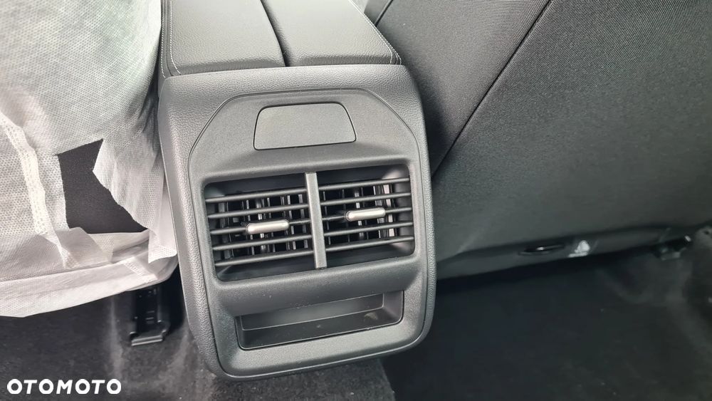 Skoda Superb 2.0 TDI SCR Essence DSG - 11