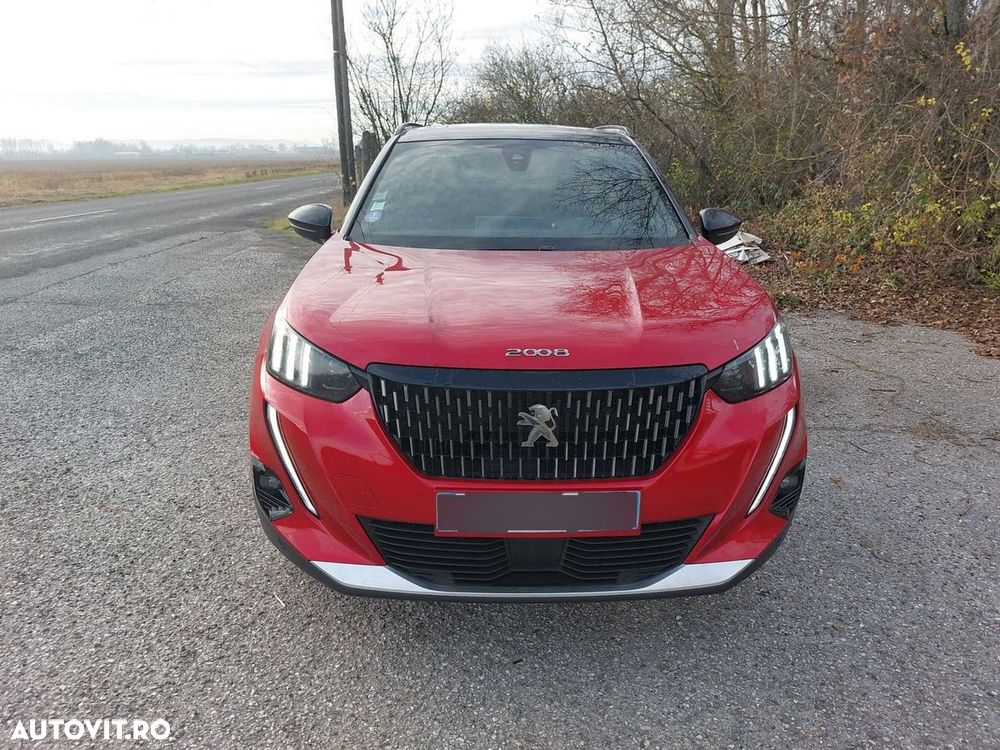 Peugeot 2008 PureTech 130 EAT8 GT - 2