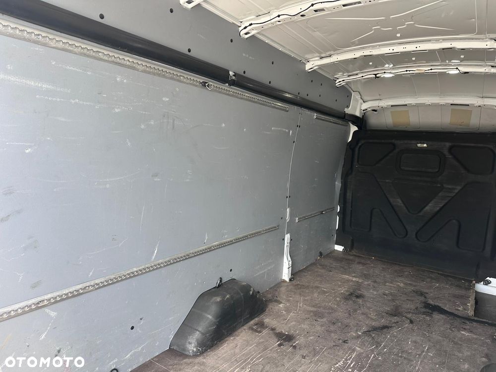 Ford Transit - 11