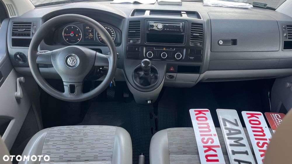 Volkswagen Caravelle - 31