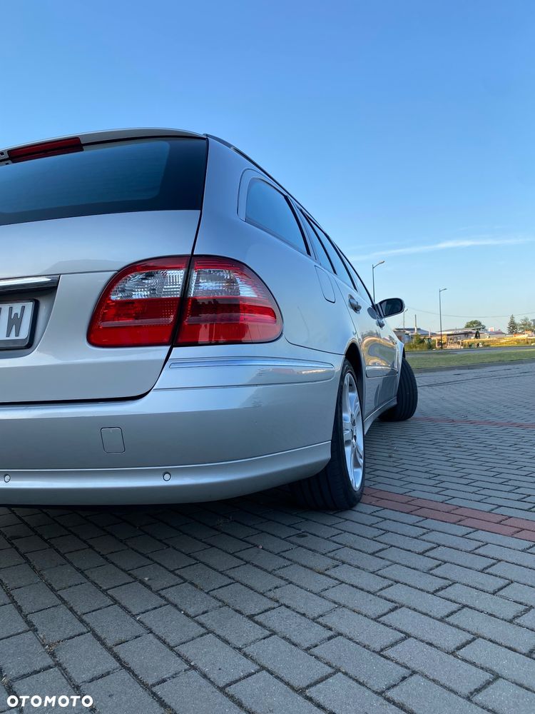 Mercedes-Benz Klasa E 500 4-Matic T Avantgarde - 4