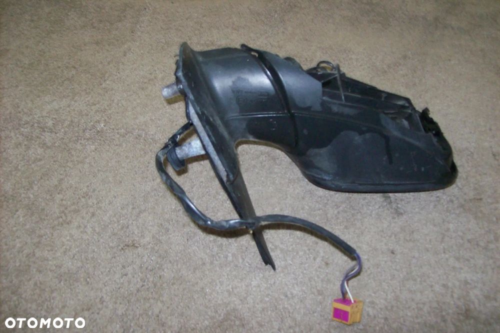 LUSTERKO LEWE VW T-5 LIFT T-6 5 PINÓW - 3