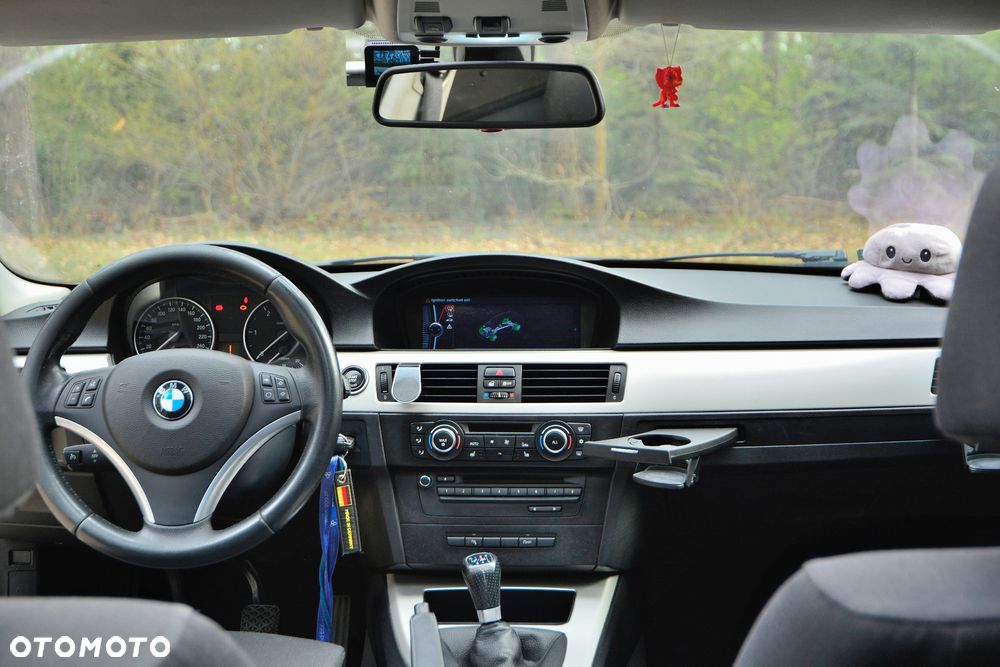 BMW Seria 3 320d - 26