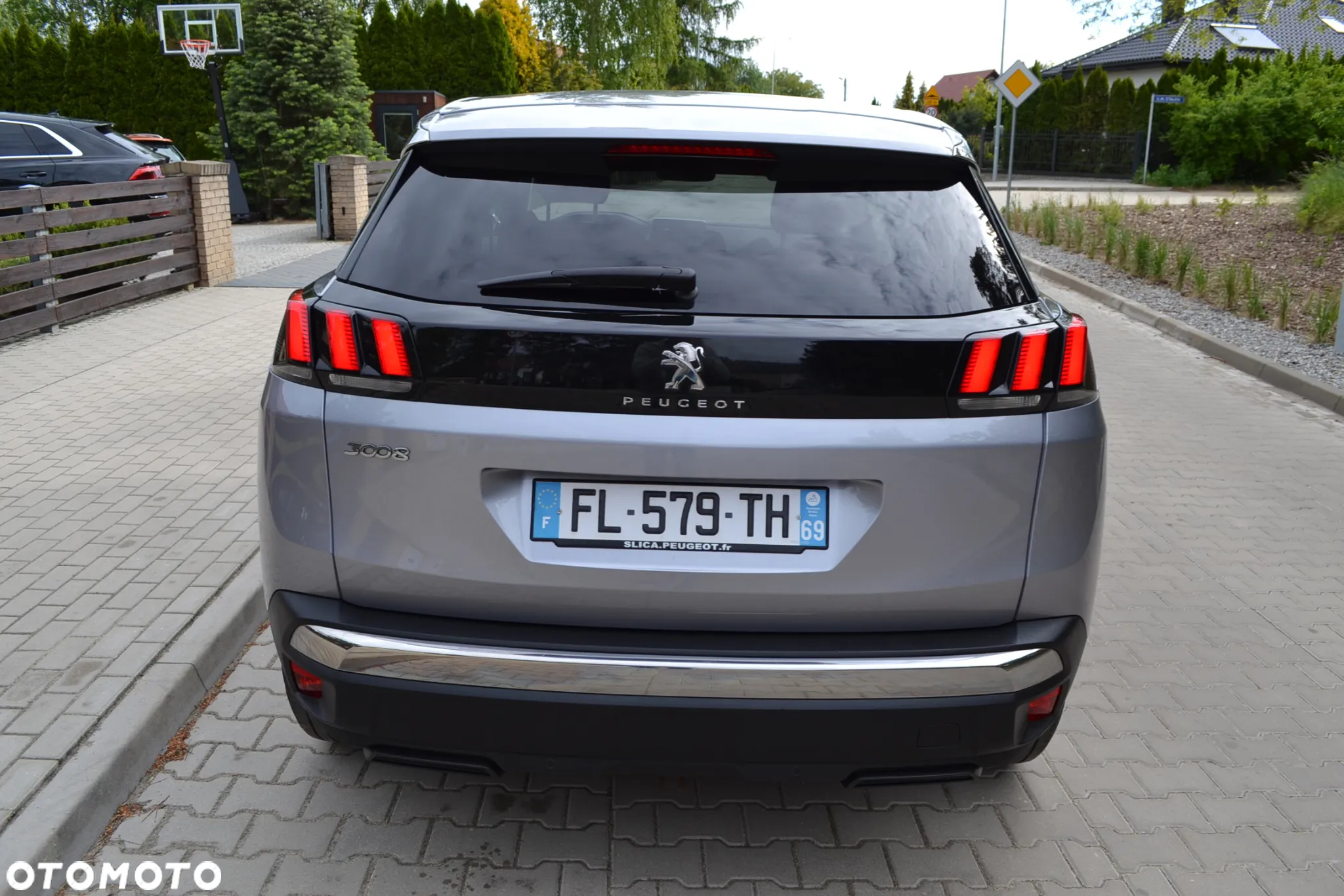 Peugeot 3008 1.2 PureTech GPF Active S&S EAT8 - 12