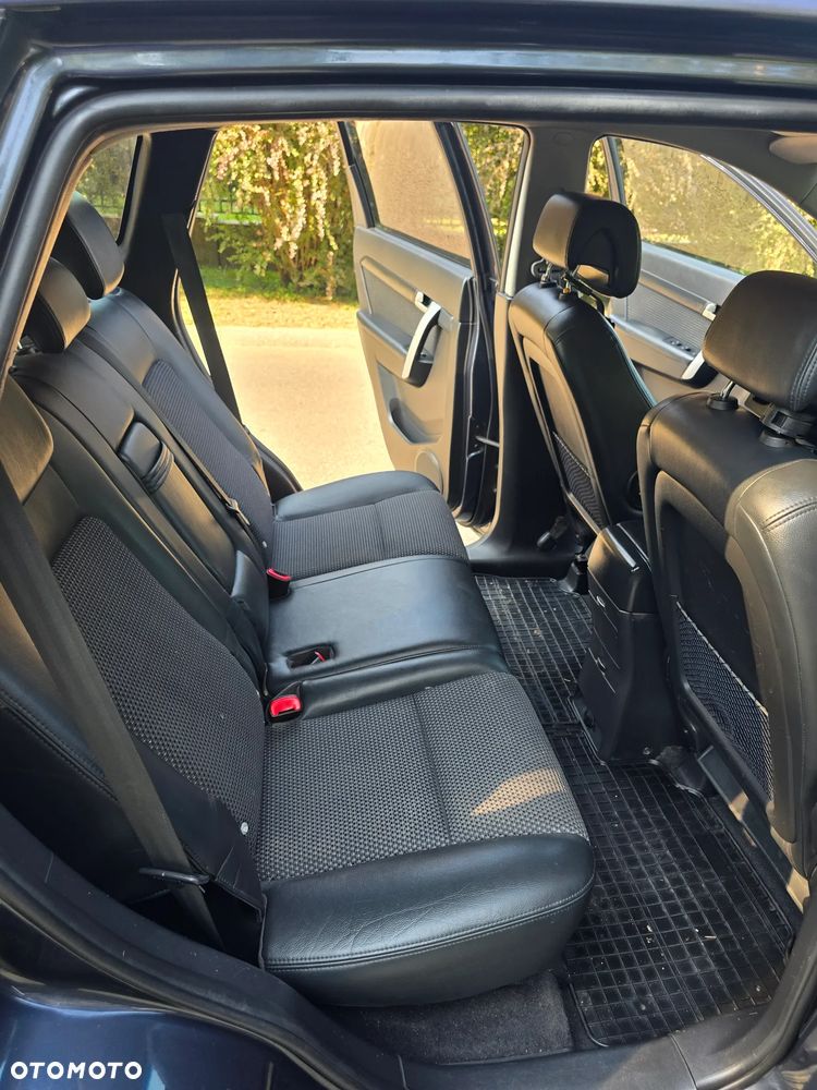 Chevrolet Captiva 2.4 4WD 7 Sitzer LT - 23