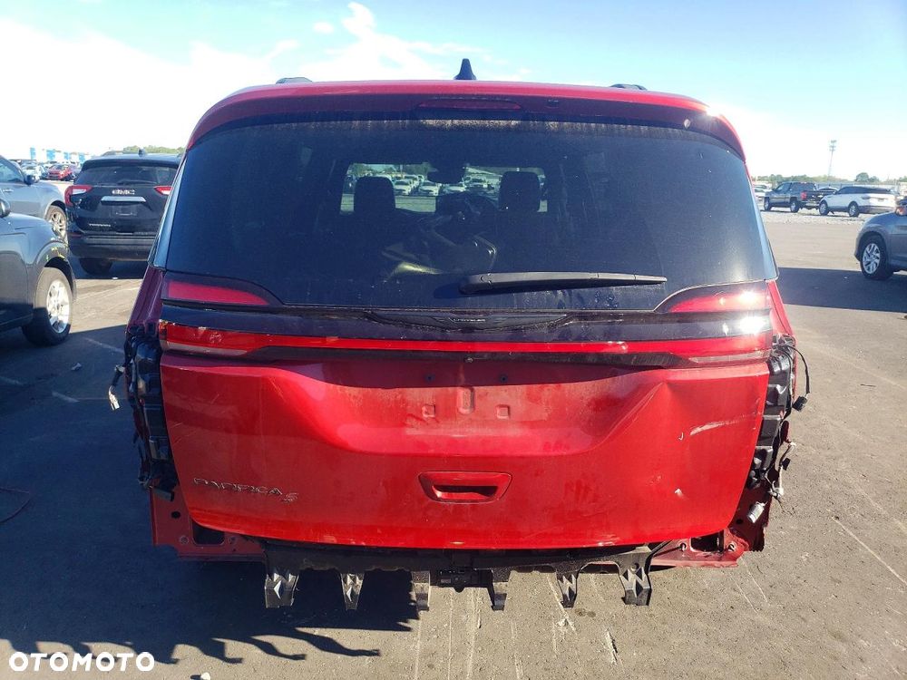 Chrysler Pacifica - 5