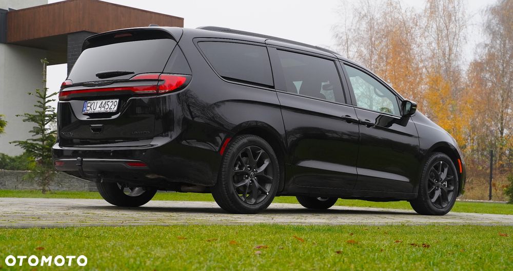 Chrysler Pacifica - 8