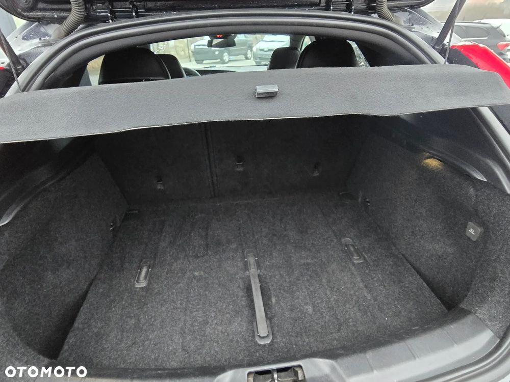 Volvo V40 D2 R Design - 28