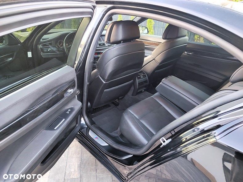BMW Seria 7 730d xDrive - 13