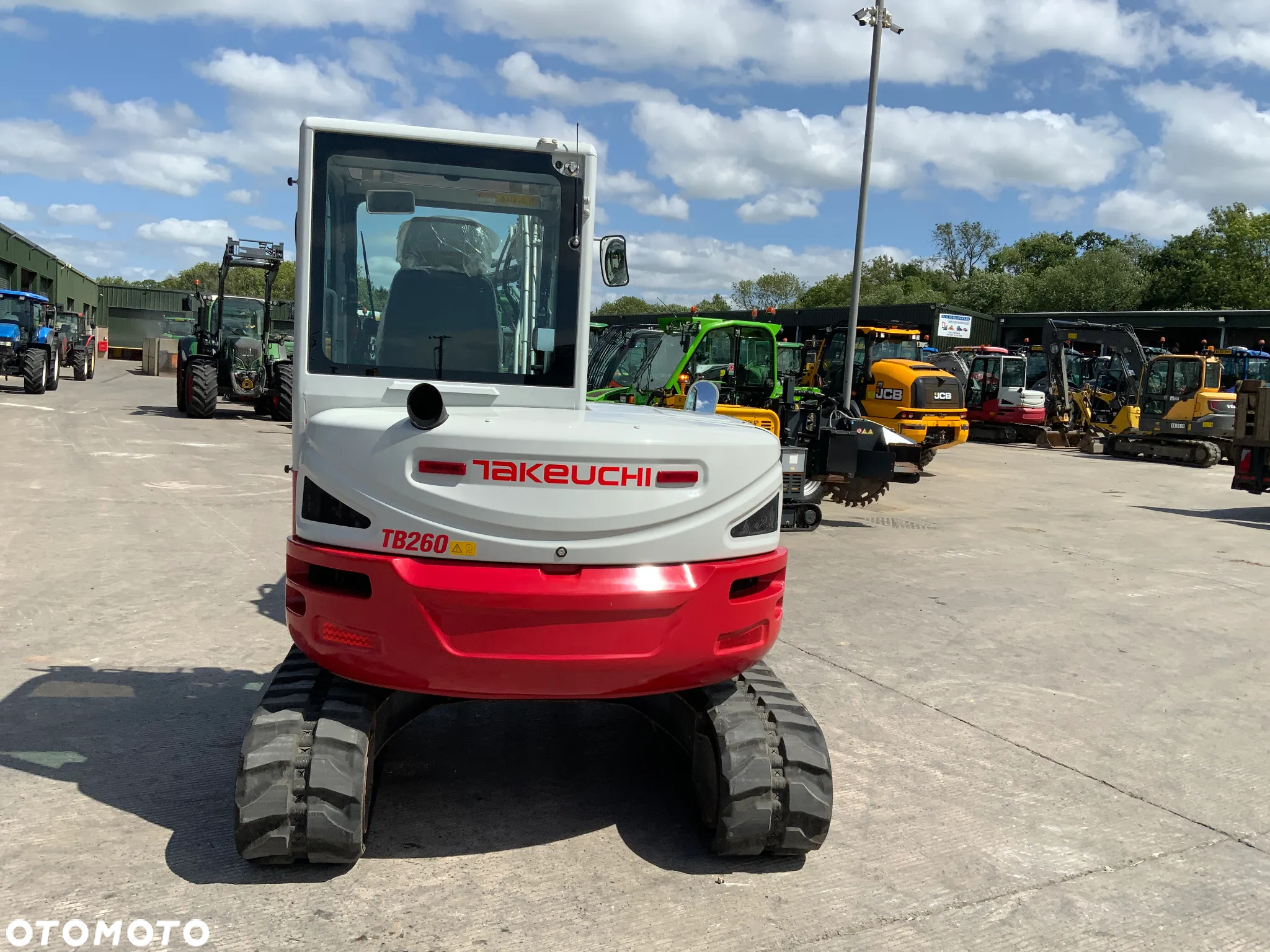 Takeuchi TB260 - 4