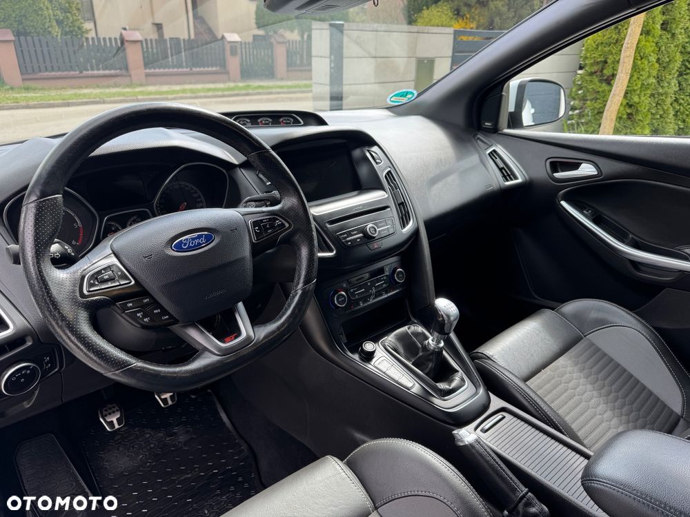 Ford Focus 2.0 TDCi ST - 11