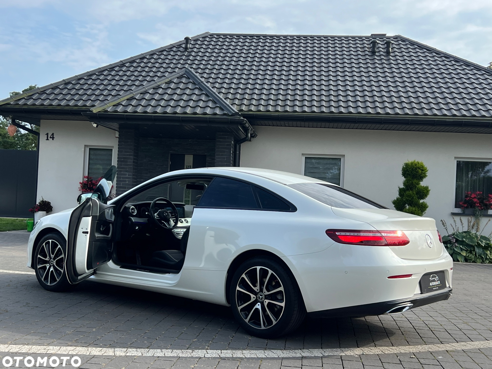Mercedes-Benz Klasa E 220 d Coupe 9G-TRONIC - 40